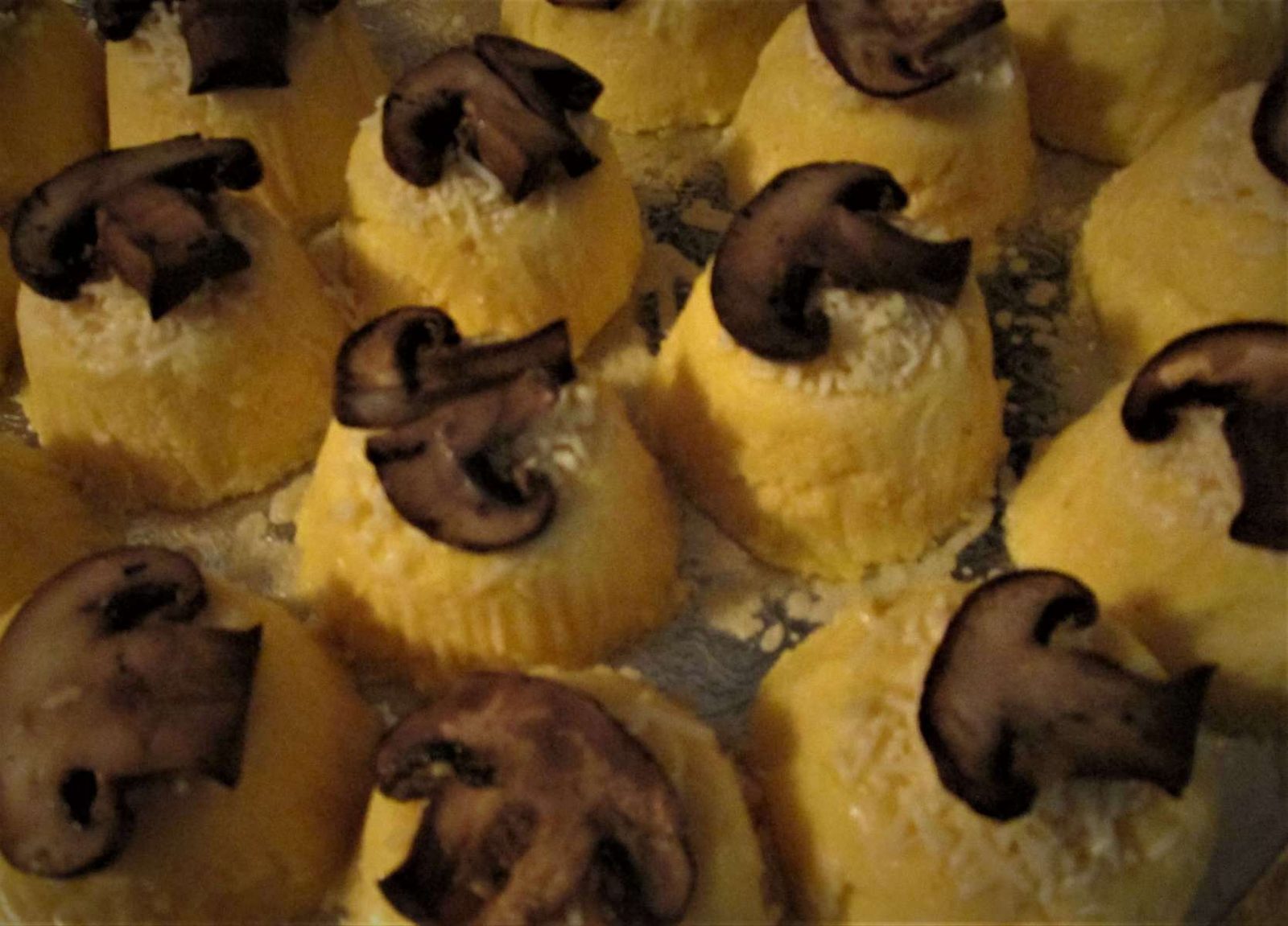 Little polenta with cheese and mushroom