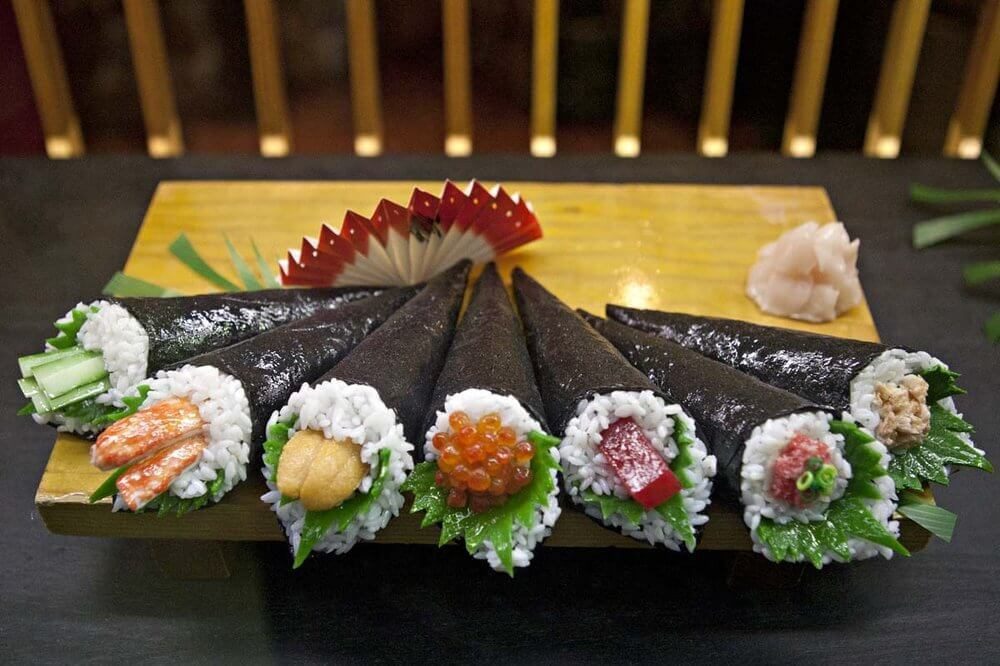 Temaki sushi hand rolls